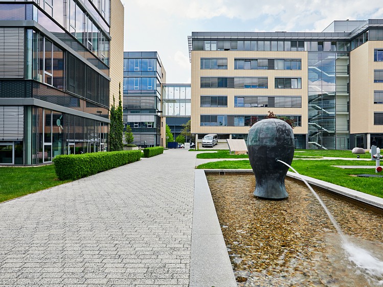 Pronájem kanceláře 1 500 m² - foto 3
