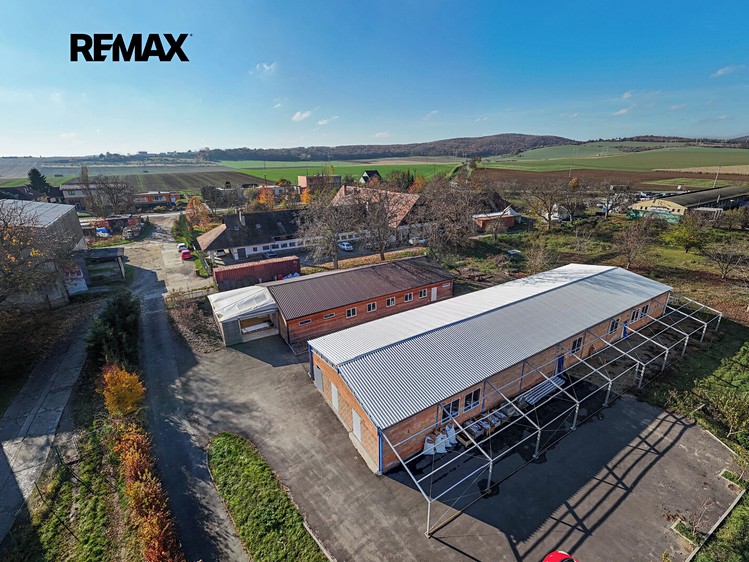 Pronájem skladového prostoru 3 000 m² - foto 1