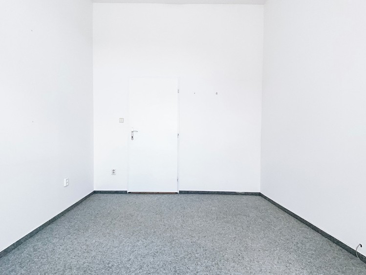 Pronájem kanceláře 15 m² - foto 4