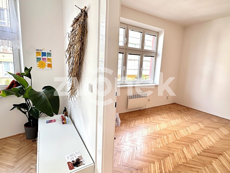 Pronájem kanceláře 40 m² - foto 7