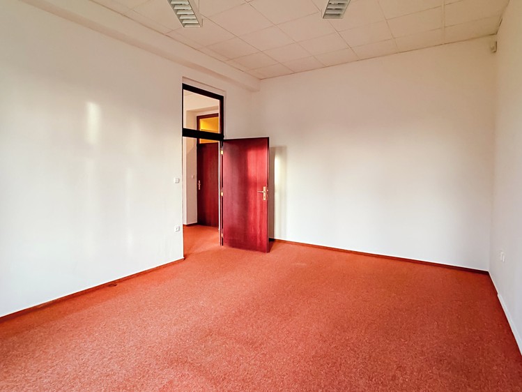 Pronájem kanceláře 47 m² - foto 8