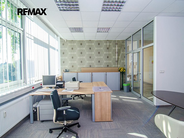 Pronájem kanceláře 34 m² - foto 2