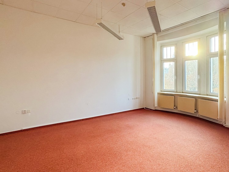 Pronájem kanceláře 23 m² - foto 2