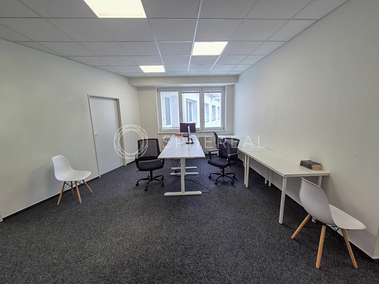 Pronájem kanceláře 90 m² - foto 2