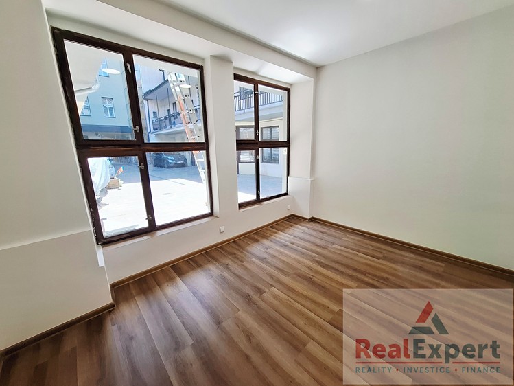 Pronájem obchodního prostoru 70 m² - foto 1