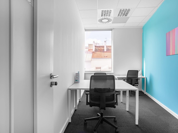 Pronájem kanceláře 60 m² - foto 1