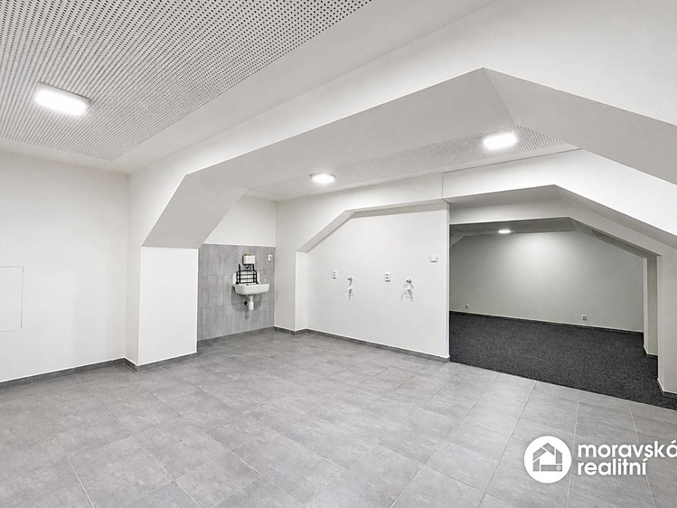 Pronájem kanceláře 31 m² - foto 2
