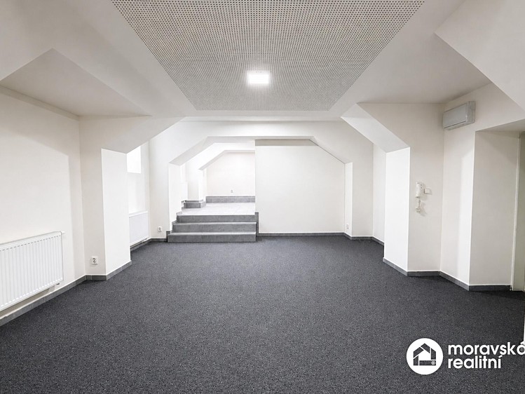 Pronájem kanceláře 31 m² - foto 3