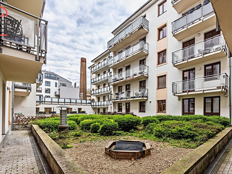Pronájem kanceláře 48 m² - foto 8