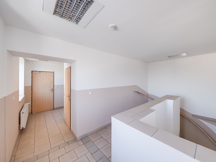 Pronájem kanceláře 86 m² - foto 8