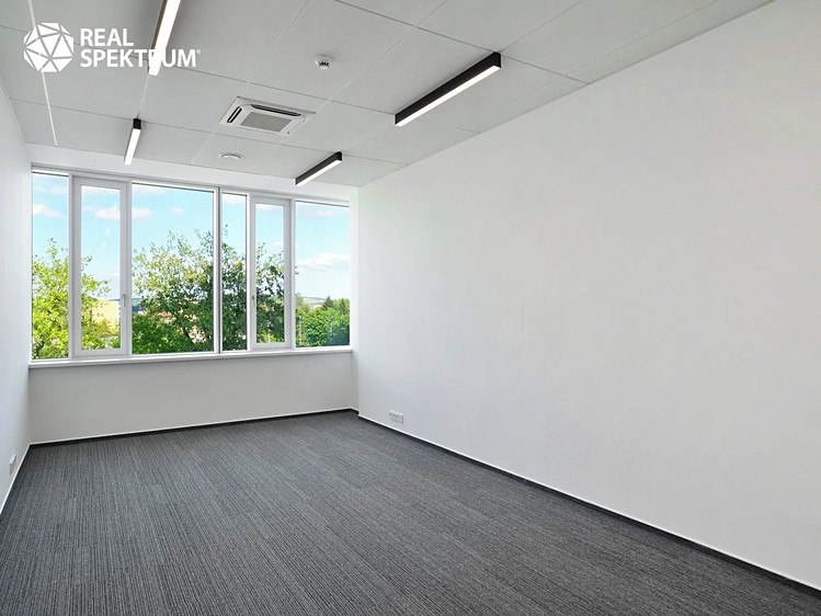 Pronájem kanceláře 90 m² - foto 1