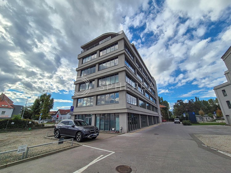 Pronájem kanceláře 397 m² - foto 1