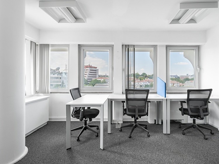 Pronájem kanceláře 60 m² - foto 1