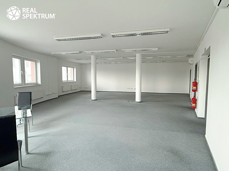 Pronájem kanceláře 100 m² - foto 4