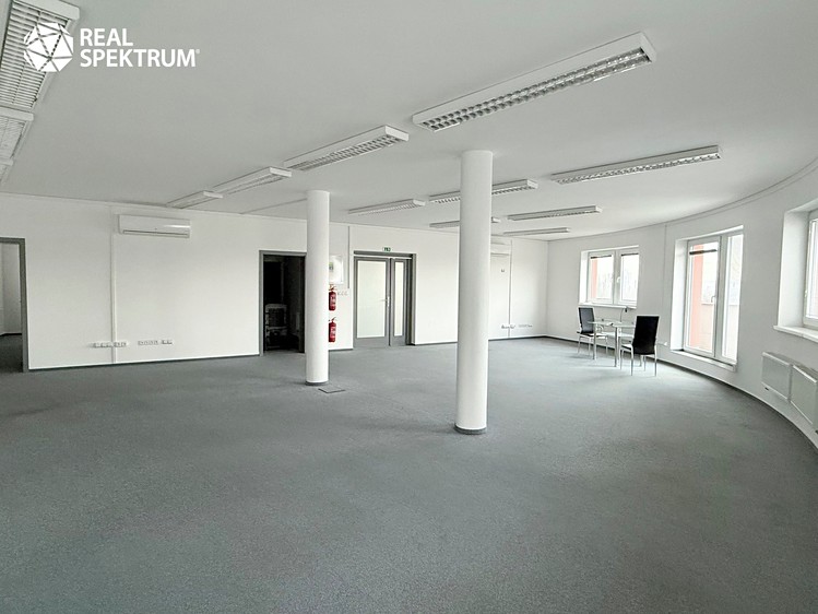 Pronájem kanceláře 100 m² - foto 5
