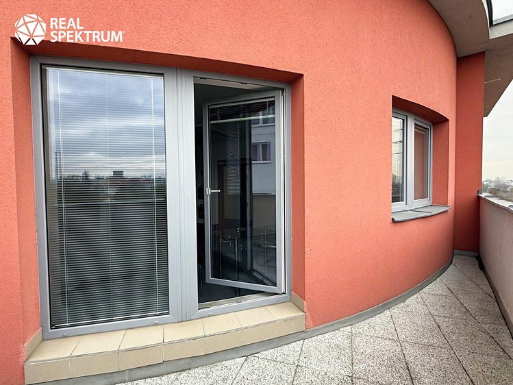 Pronájem kanceláře 100 m² - foto 8
