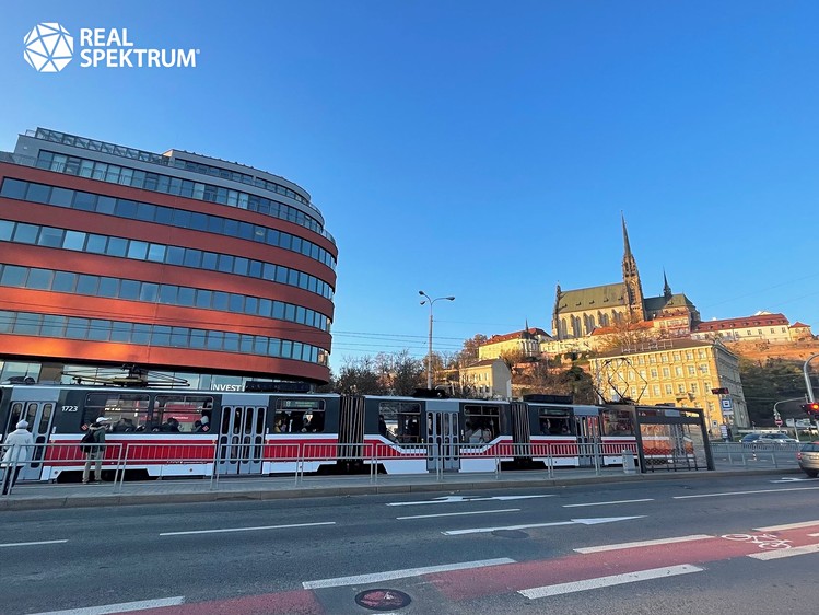 Pronájem kanceláře 136 m² - foto 1