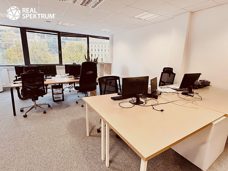 Pronájem kanceláře 136 m² - foto 6