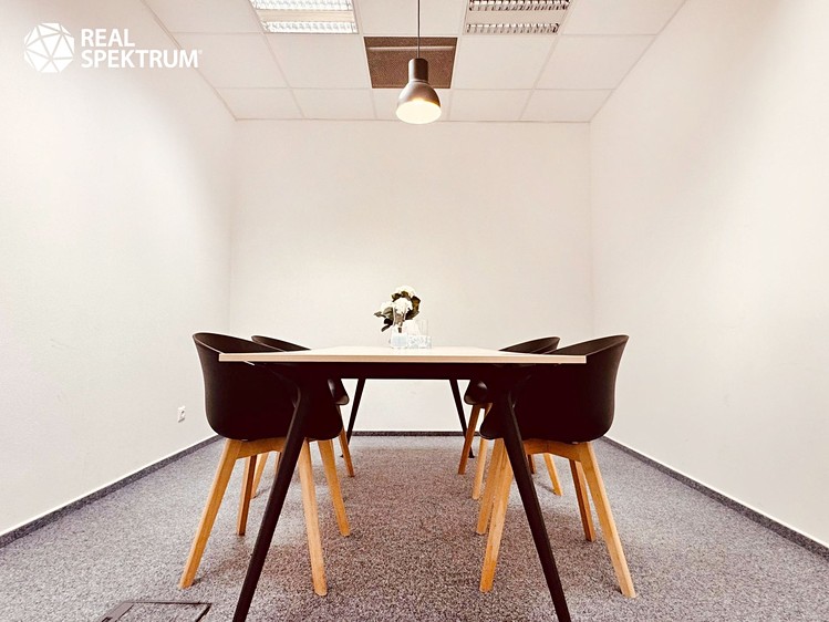 Pronájem kanceláře 136 m² - foto 7