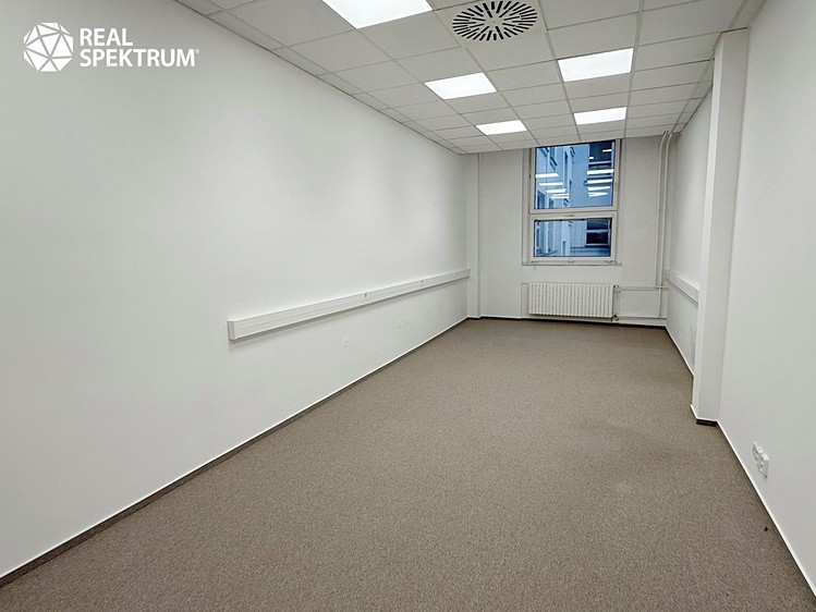 Pronájem kanceláře 137 m² - foto 4