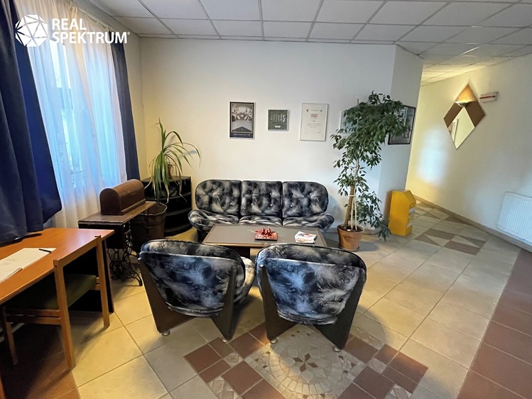 Pronájem kanceláře 17 m² - foto 4