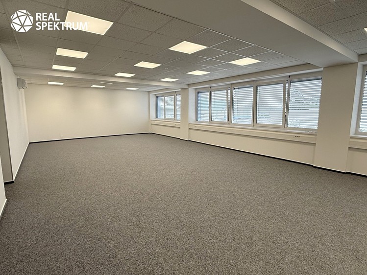Pronájem kanceláře 105 m² - foto 3