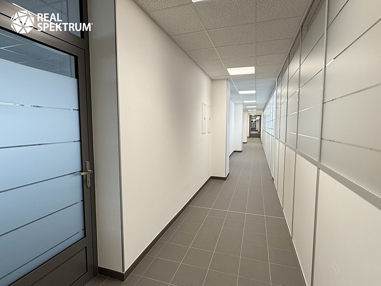 Pronájem kanceláře 105 m² - foto 7