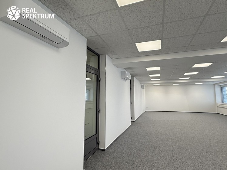 Pronájem kanceláře 105 m² - foto 5