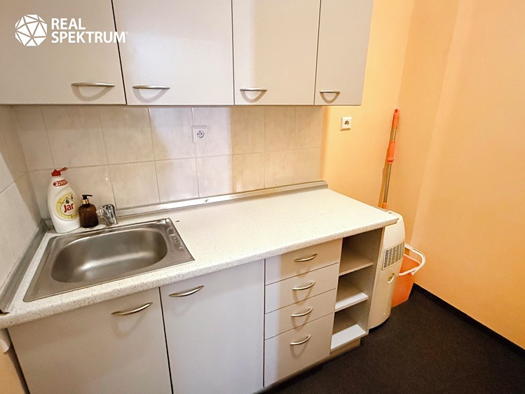 Pronájem kanceláře 34 m² - foto 3