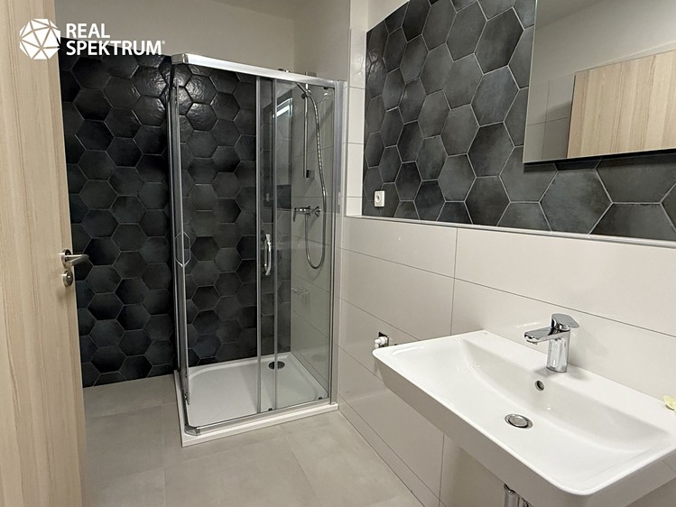 Pronájem kanceláře 42 m² - foto 4