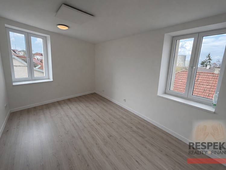 Prodej bytu 1+kk 32 m² - foto 2