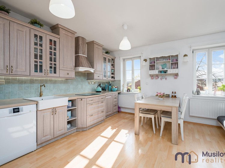 Prodej bytu 3+kk 81 m² (Podkrovní) - foto 3