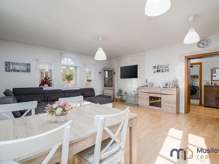 Prodej bytu 3+kk 81 m² (Podkrovní) - foto 5