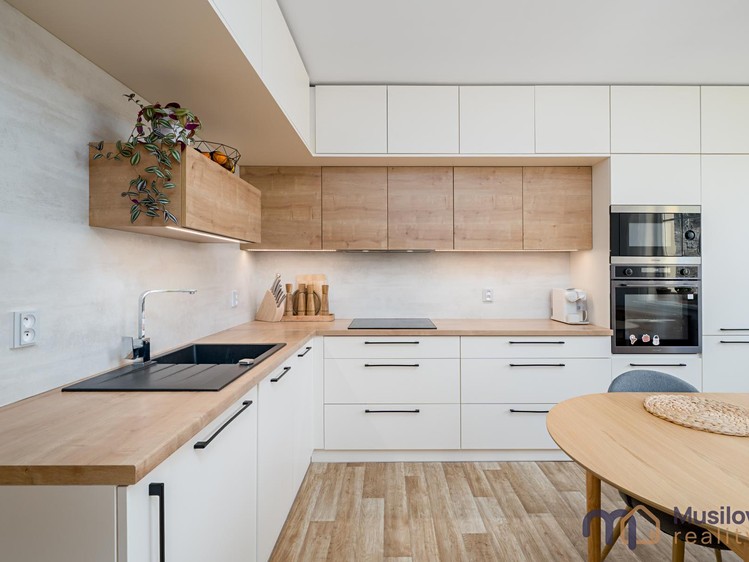 Prodej bytu 3+1 94 m² (Jednopodlažní) - foto 5
