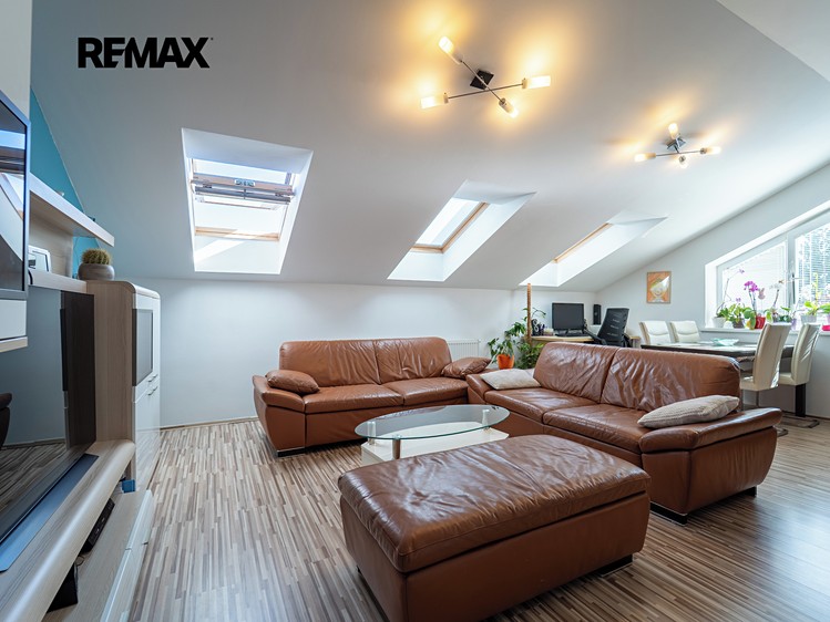 Prodej bytu 3+kk 88 m² (Podkrovní) - foto 4
