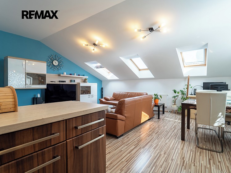 Prodej bytu 3+kk 88 m² (Podkrovní) - foto 6
