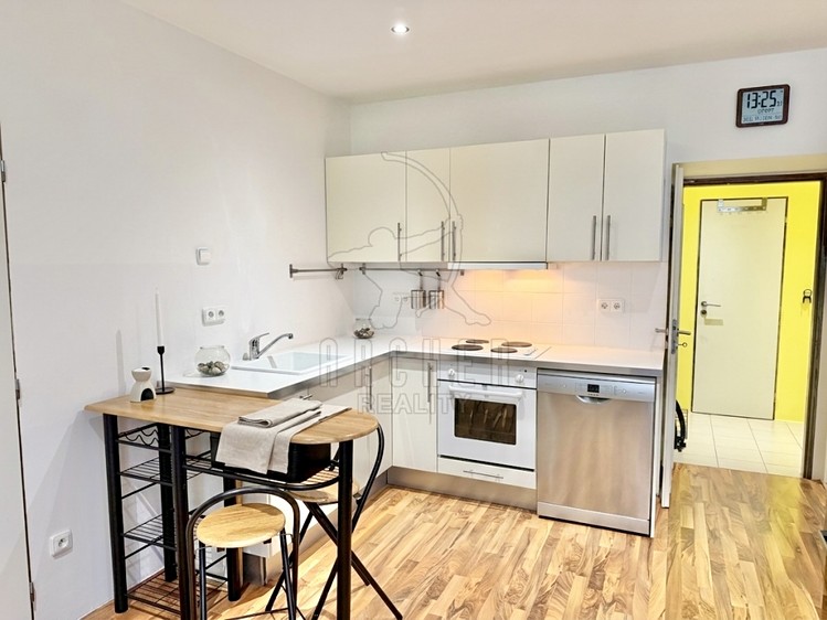Prodej bytu 2+kk 43 m² - foto 1