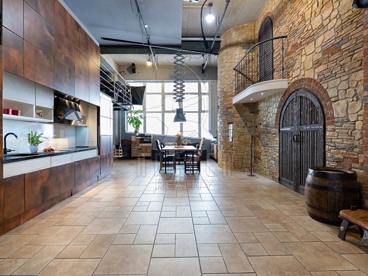 Prodej bytu atypické 240 m² - foto 1