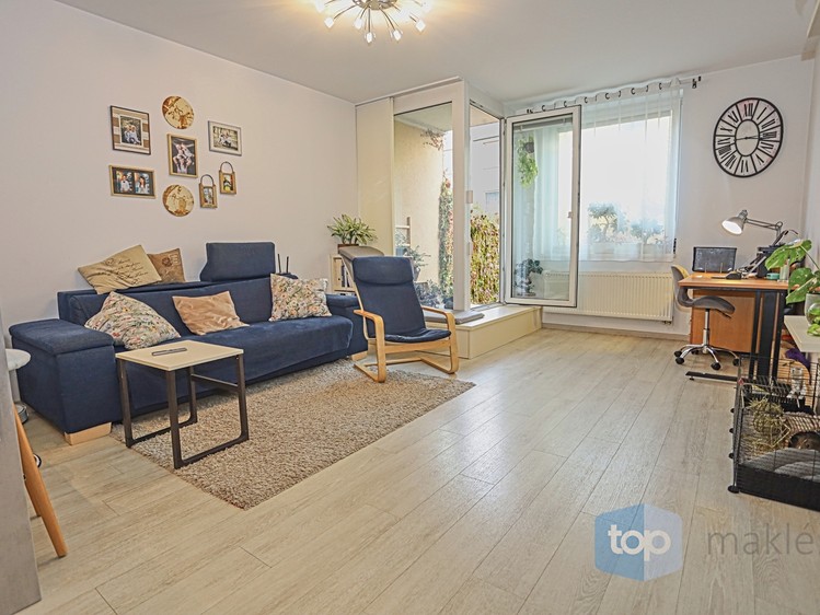 Prodej bytu 3+kk 71 m² (Jednopodlažní) - foto 3
