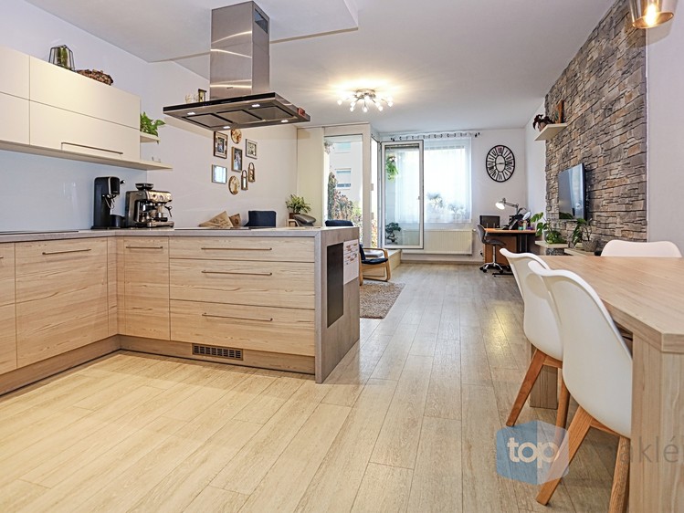 Prodej bytu 3+kk 71 m² (Jednopodlažní) - foto 1
