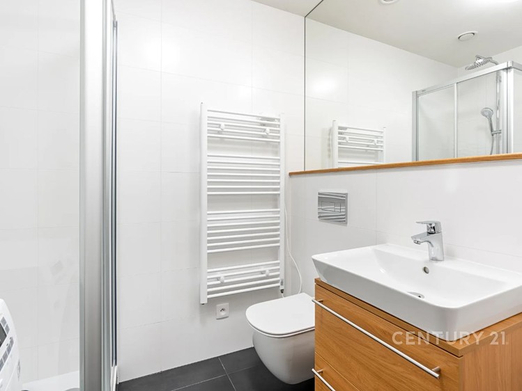 Prodej bytu 1+kk 2 232 m² - foto 4
