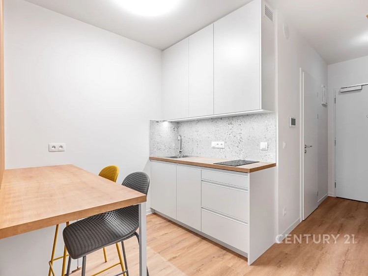 Prodej bytu 1+kk 2 232 m² - foto 3