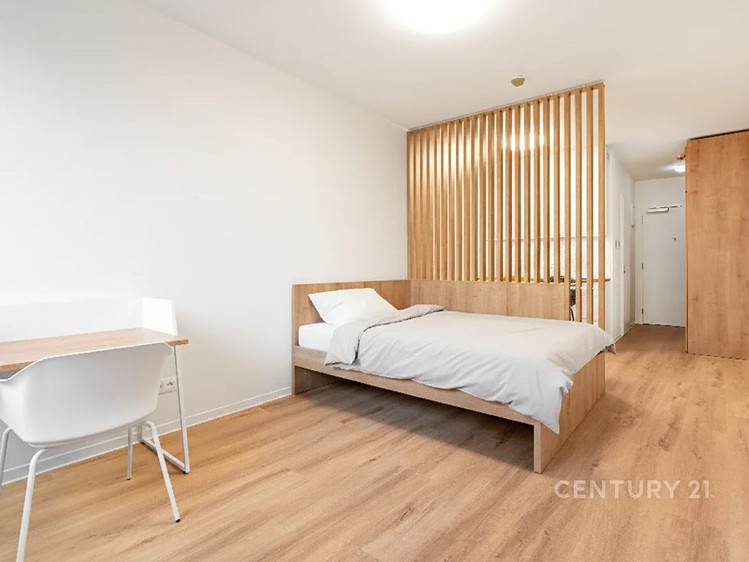 Prodej bytu 1+kk 2 232 m² - foto 2