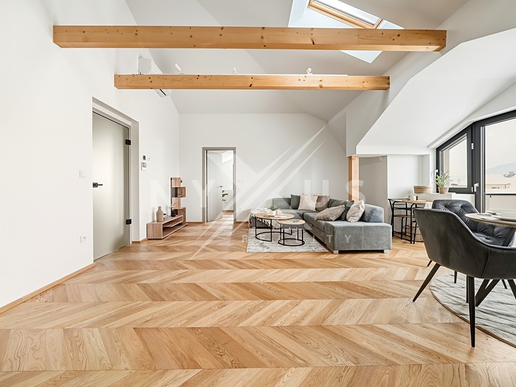 Prodej bytu 4+kk 104 m² (Jednopodlažní) - foto 2
