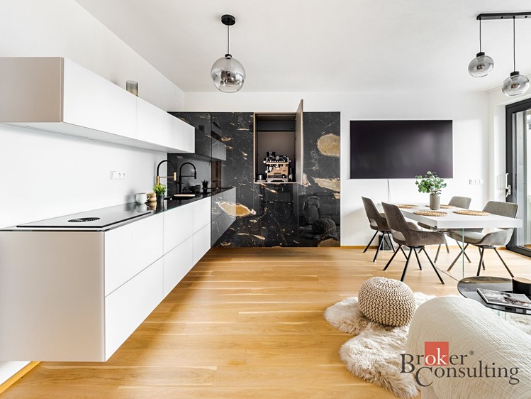 Prodej bytu 2+kk 66 m² - foto 2