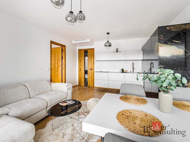 Prodej bytu 2+kk 66 m² - foto 5