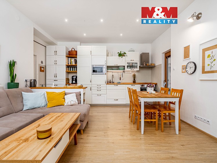 Prodej bytu 3+kk 72 m² - foto 1