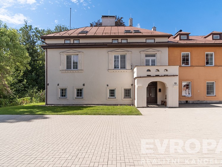 Prodej bytu 4+kk 99 m² - foto 2