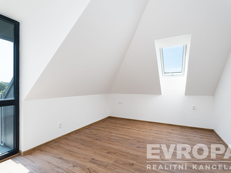 Prodej bytu 2+kk 52 m² (Podkrovní) - foto 7
