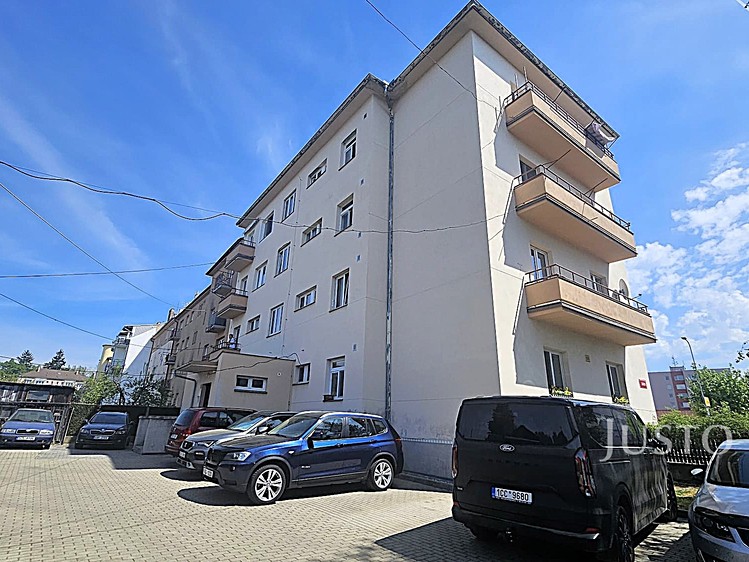 Prodej bytu 3+1 80 m² - foto 2